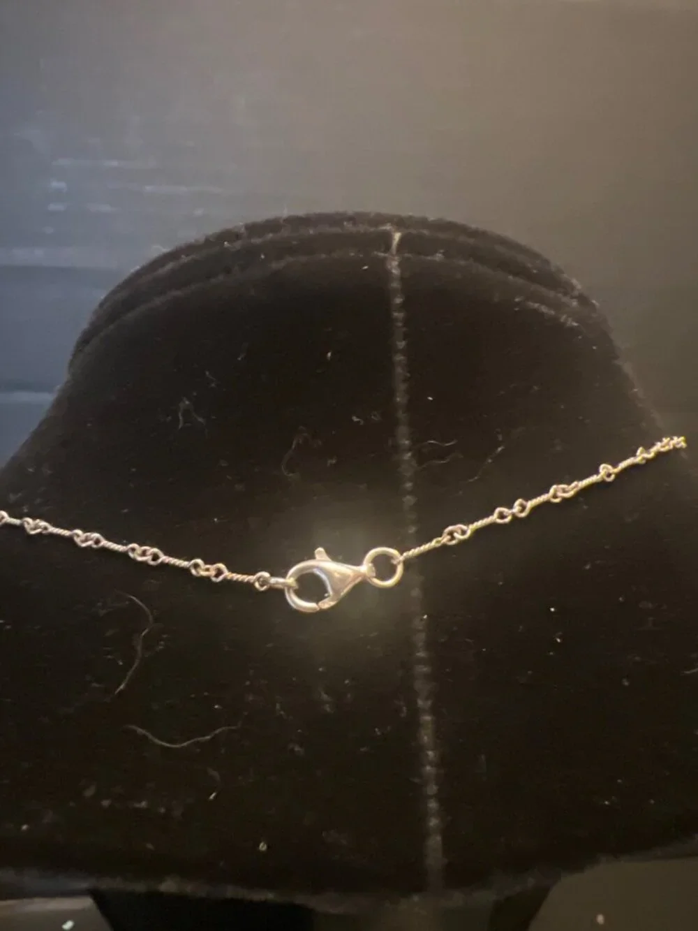 18K White Gold Sapphire 16
